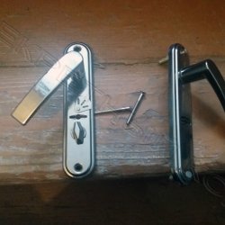 Замена дверных ручек в металлической двери Torex